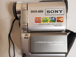Цифровая видеокамера Sony DVX-800