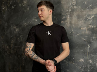 Tricou Calvin Klein Jeans (Black) Mărimea: M Material: 100%Cotton