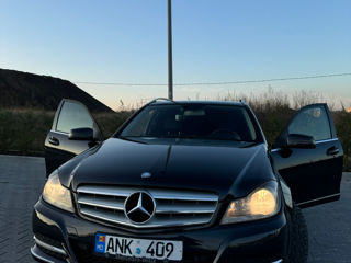 Mercedes C-Class foto 9