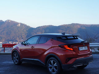 Toyota C-HR foto 3