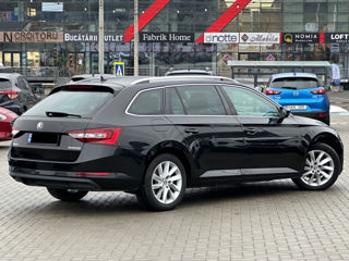 Skoda Superb foto 4