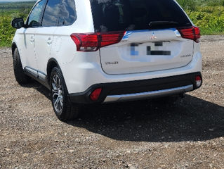 Mitsubishi Outlander foto 2