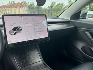 Tesla Model 3 foto 8