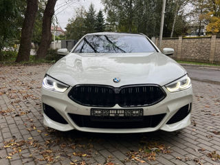 BMW 8 Series foto 1