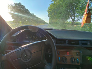 Mercedes Series (W124) foto 4