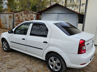 Dacia Logan foto 2