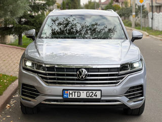 Volkswagen Touareg foto 1