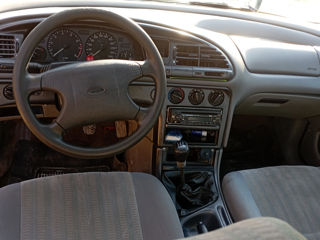 Ford Mondeo foto 4