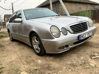 Mercedes E-Class foto 4