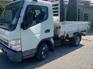 Mitsubishi fuso canter foto 1