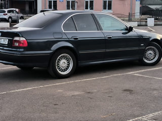 BMW 5 Series foto 6