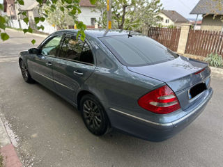 Mercedes E-Class foto 1