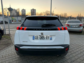 Peugeot 2008 foto 3