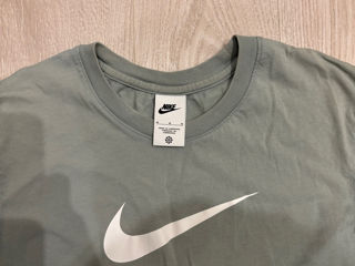 Vând costum Nike,tricou și pantaloni Original foto 6