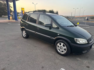 Opel Zafira foto 2