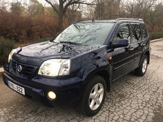 Nissan X-Trail foto 1