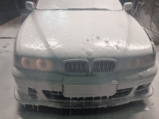 BMW 5 Series foto 2