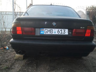 BMW 5 Series foto 1