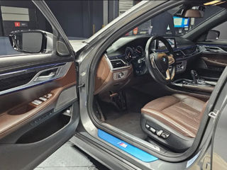 BMW 7 Series foto 11