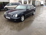 Mercedes E Class foto 2