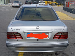 Mercedes E-Class foto 8