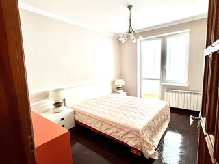 Apartament cu 3 camere, 113 m², Buiucani, Chișinău foto 5