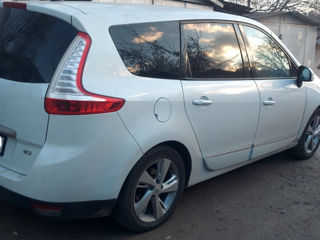 Renault Grand Scenic foto 2