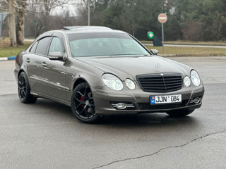 Mercedes E-Class foto 2