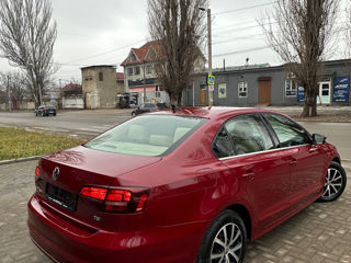 Volkswagen Jetta foto 4