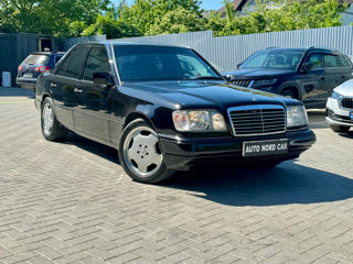 Mercedes E-Class foto 2