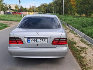 Mercedes E-Class foto 3