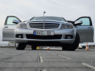 Mercedes C-Class foto 1