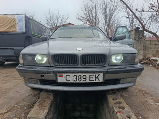 BMW 7 Series foto 3