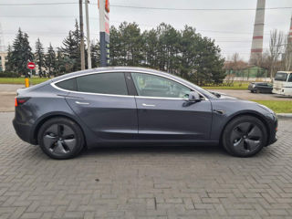 Tesla Model 3 foto 4