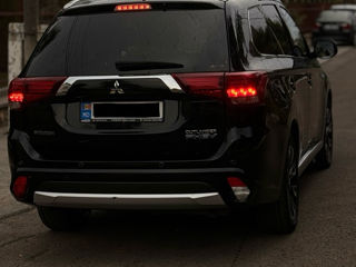 Mitsubishi Outlander foto 2