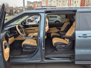 KIA Carnival foto 12