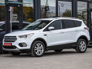 Ford Kuga foto 1