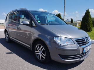 Volkswagen Touran foto 4