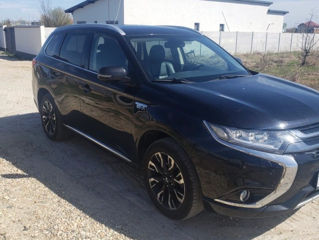 Mitsubishi Outlander foto 2