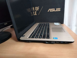 Laptop Asus cu procesor core i3, 4GB/1024GB HDD, diagonala ecranului 15'6 IPS in cea mai buna stare foto 3