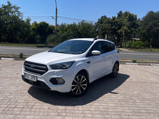 Ford Kuga foto 1