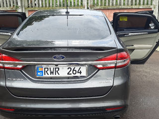 Ford Fusion foto 8