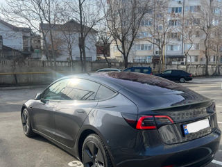 Tesla Model 3 foto 3