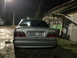 Mercedes E-Class foto 4