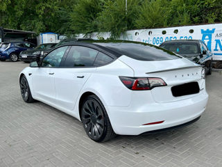 Tesla Model 3 foto 4