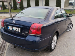 Toyota Avensis foto 3