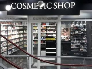 Caut chirie pentru magazin de cosmetice