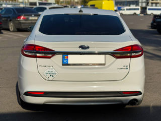 Ford Fusion foto 6