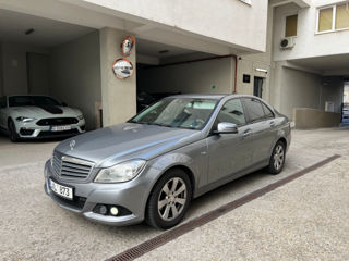 Mercedes C-Class foto 2