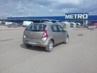 Dacia Sandero foto 3